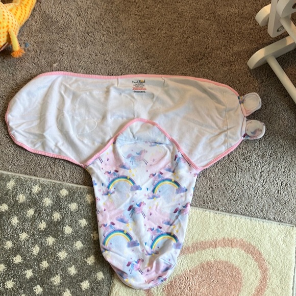 Mama Cheetah Velcro Swaddle. •lightly used •great condition - Picture 2 of 6